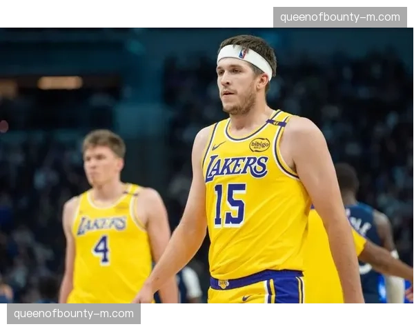 里夫斯复出替补贡献高效罚球 湖人轮换深度获关键补充 里夫斯复出替补贡献高效罚球 湖人轮换深度获关键补充