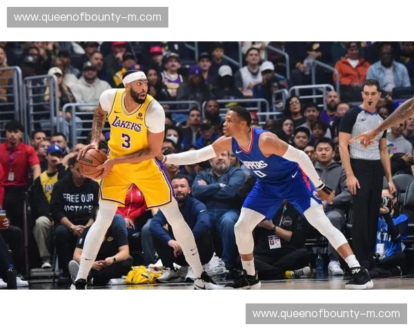 篮网击败东部弱旅黄蜂 结束尴尬连败但比赛过程艰难