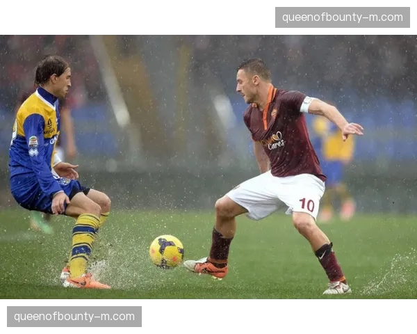 进攻宽度利用不充分，边路球员内收导致传中空间受限